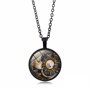 Vintage Halskette mit Sonne und Mond Motiv unter Glaskuppel für Damen in Schwarz