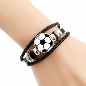 Bracelet multicouche en cuir tressé avec motif de football et perles de style punk