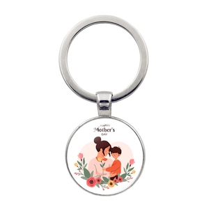 Vue détaillée du porte-clés argenté de la fête des mères avec illustration mère et enfant