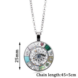 Detail van de 25mm Evil Eye geluksketting met verschillende symboolhangers