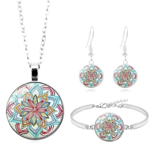 Parure de bijoux Mandala vintage avec collier argenté, bracelet et boucles d'oreilles
