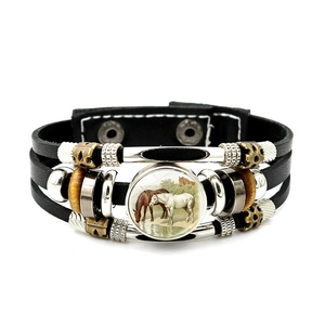 Bracelet rétro multicouche en cuir noir avec motif de cheval vintage et perles en métal
