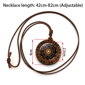 Collier mandala en bois fleur de vie avec cordon marron réglable et motif géométrique