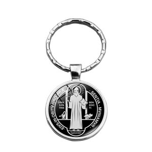 Religiöser St. Benedikt Medaille Schlüsselanhänger aus Silber und Schwarz auf weißem Grund