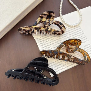Large Acetate Hair Claw Clip For Women Vintage Heart Hollow Out Tortoiseshell Non-Slip Shark Clip Elegant French Hair Accessories