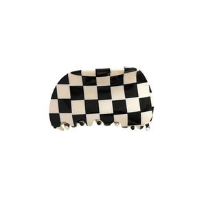 Pince à cheveux motif damier noir et blanc en acétate pour un style élégant