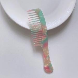 Minimalistische acetaat haarkam met breed getand kleurrijk marmerpatroon voor dames
