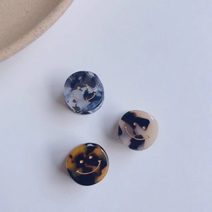 Set di 3 mollette per capelli in acetato con sorrisi dorati in blu, beige e tartarugato