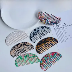 Set di 6 pettini per capelli a semicerchio in acetato con vari motivi tartarugati e floreali
