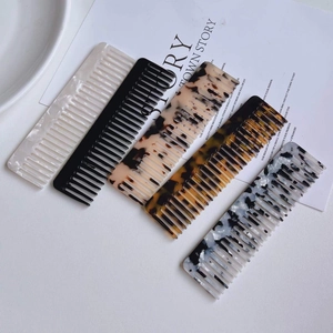 Lot de 5 peignes à cheveux en acétate avec motifs marbrés et écaille de tortue