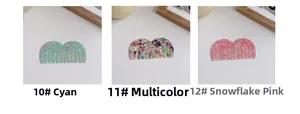 Dettaglio di pettini in acetato a denti larghi nei colori ciano, multicolore e rosa neve