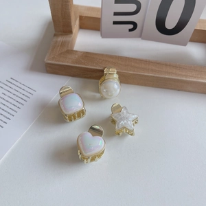Lot de 4 mini pinces à cheveux en perles aux formes de cœur, étoile, carré et rond en alliage