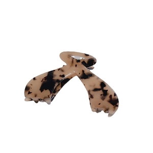 Classic tortoiseshell acetate hair claw clip with large capacity for thick hair