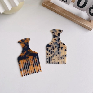 Acetate hair combs set with retro marble and tortoiseshell patterns for styling