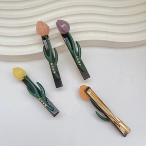 Barrettes tulipes chic en acétate avec strass en rose pastel, violet, jaune et orange