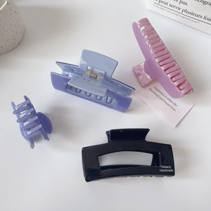 Lot de quatre pinces à cheveux Y2K en acétate dégradé violet et noir scintillant chic