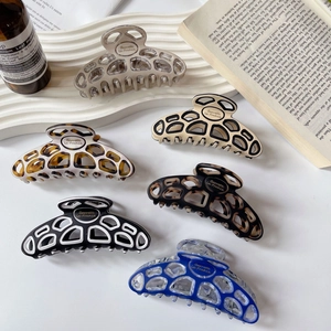French Style Acetate Hair Claw Clip Retro Hollow Out Shark Clip Large Elegant Hair Catch For Women Fashion Accessory