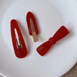Dreiteiliges Set weinroter Acetathaarspangen mit Schleife und Tropfenform-BB-Clips