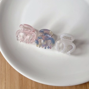 Three-piece set of high-quality acetate hair claws in pink, blue marble, and pearl white