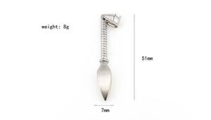 Detail view of steel spear pendant with 8g weight and 51mm height specifications