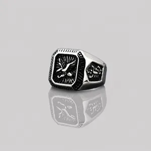 Anello vintage da uomo in acciaio al titanio con aquila e scorpione incisi stile hiphop