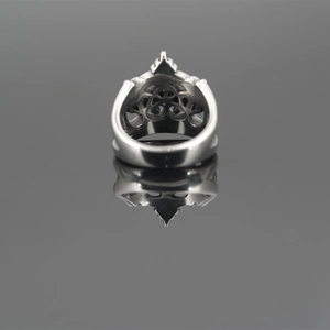 Vintage silver hollow crown ring in stainless steel for a bold and stylish unisex look