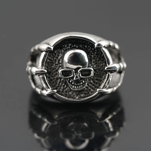 Vintage gothic skull ring with eagle claw design and brushed silver finish for men