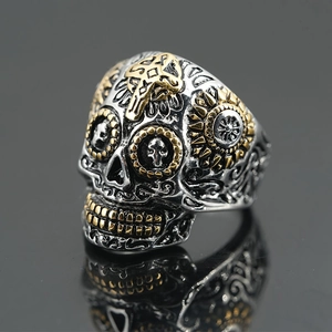 Vintage Punk Herren Totenkopf Ring aus Silber Gold Stahl mit gotischen Kreuz Gravuren