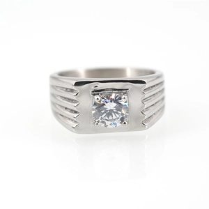 Bague pour homme en acier inoxydable argenté poli avec grande pierre ronde