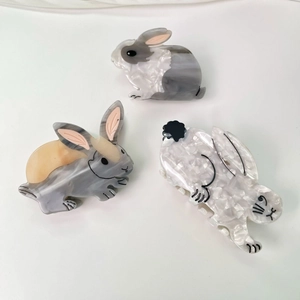 Lot de pinces à cheveux lapin en acétate avec une élégante texture marbrée