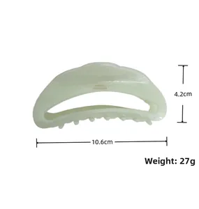 Détails de la pince à cheveux en acétate avec dimensions 10,6cm et poids de 27g