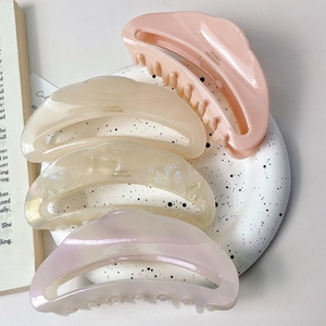 Lot de quatre pinces à cheveux en acétate français rose pastel beige et irisé