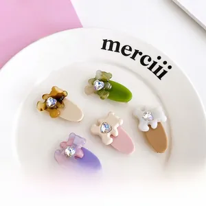 Lot de 5 barrettes en acétate avec strass en cœur et motifs d'oursons mignons