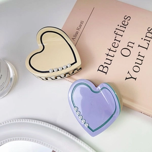 Eleganti mollette per capelli a forma di cuore con perle in acetato beige e lilla