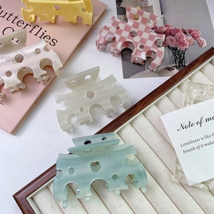 Pinces à cheveux en acétate en forme de fromage aux couleurs variées et motifs à carreaux