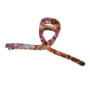 Extra large 13.5cm tortoiseshell acetate hair claw clip with cross twist design and gold spring