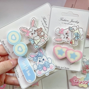 Süße Sanrio-Stil Hasen Acryl Haarklammern in Pastellfarben auf einer Modeschmuckkarte