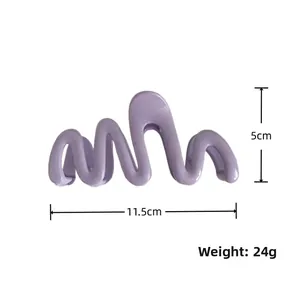 Detail view of lavender wave hair claw clip measuring 11.5cm for thick hair