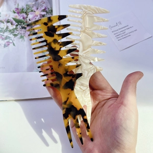 Retro acetate wide-tooth hair comb set in tortoiseshell and cream white for styling