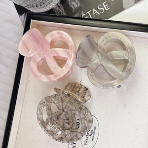 Set di 3 mollette per capelli in acetato con perle e strass in rosa e grigio marmo