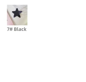 Primer plano del modelo 7# pinza para el pelo estrella negra con textura de brillo sutil