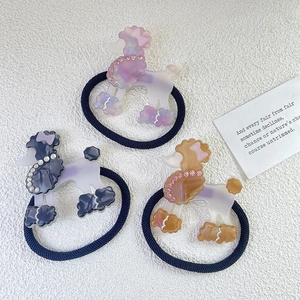 Set de tres gomas para el pelo con diseño de caniche y pedrería en varios colores