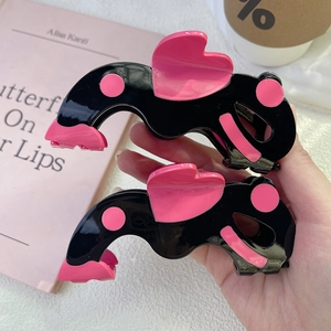 Lot de barrettes à cheveux à motif cœur noir et rose avec bords ondulés stylés