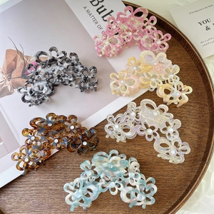 Fashion Hollow Flower Acetate Hair Claw For Women Elegant Marble Texture Hair Clip Rhinestone Embellished Shark Clip Hair Accessories