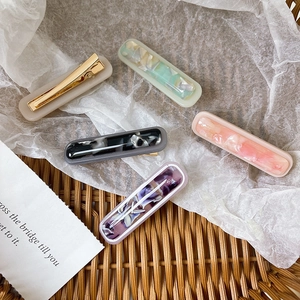 Five-piece set of elegant marble texture acetate hair clips in various soft colors