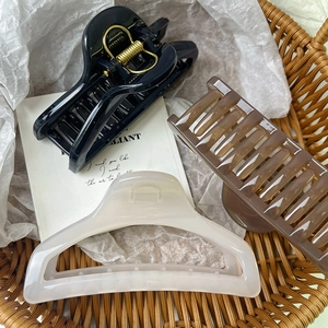 Set di 3 mollette per capelli in resina di alta qualità nei colori nero, marrone e crema