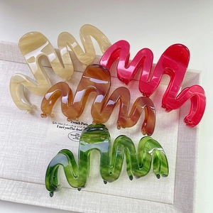 Ensemble de grandes pinces à cheveux ondulées en acétate, couleurs crème, ambre et vert