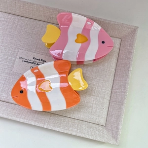 Süße tropische Fisch-Haarklammern mit Herz-Ausschnitten in Pink- und Orangetönen