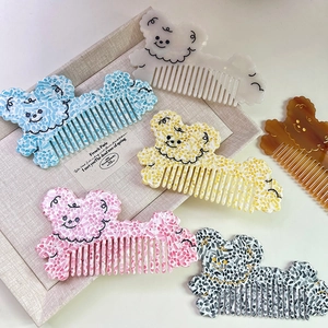 Peigne à Cheveux en Acétate d'Animal de Dessin Animé Mignon Taille de Poche Portable Peigne à Maquillage Épais en Forme de Chien d'Ours pour Femmes Filles Voyage
