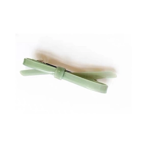 Barrette à cheveux nœud vert clair élégante avec finition brillante et clip métal robuste